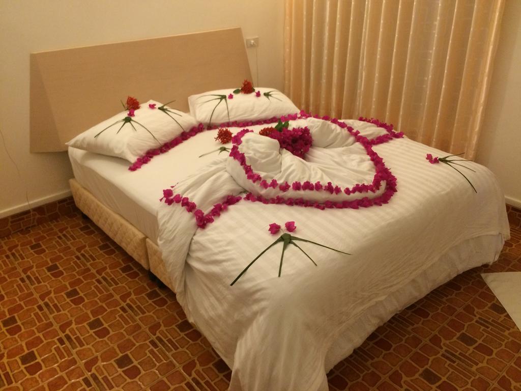Rasdhoo Relax Inn Exterior foto